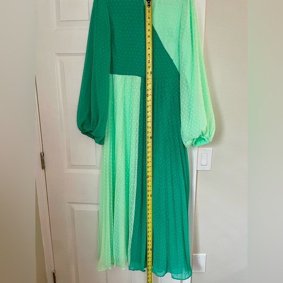 Elegant Green Colorblock Dress - Picture 6 of 6